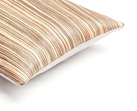Mrs.Me home couture - sierkussen hout Zebrano Light detail 2
